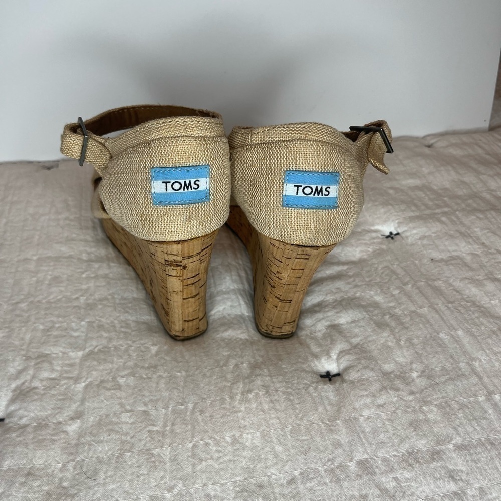 Toms Wedges Tan Size 9.5 - Picture 4 of 6
